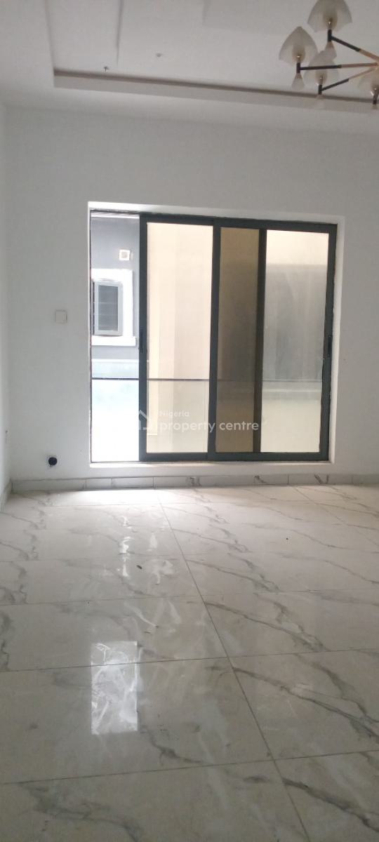 Now Available, Ologolo Lekki, Lekki, Lagos, Flat / Apartment for Rent