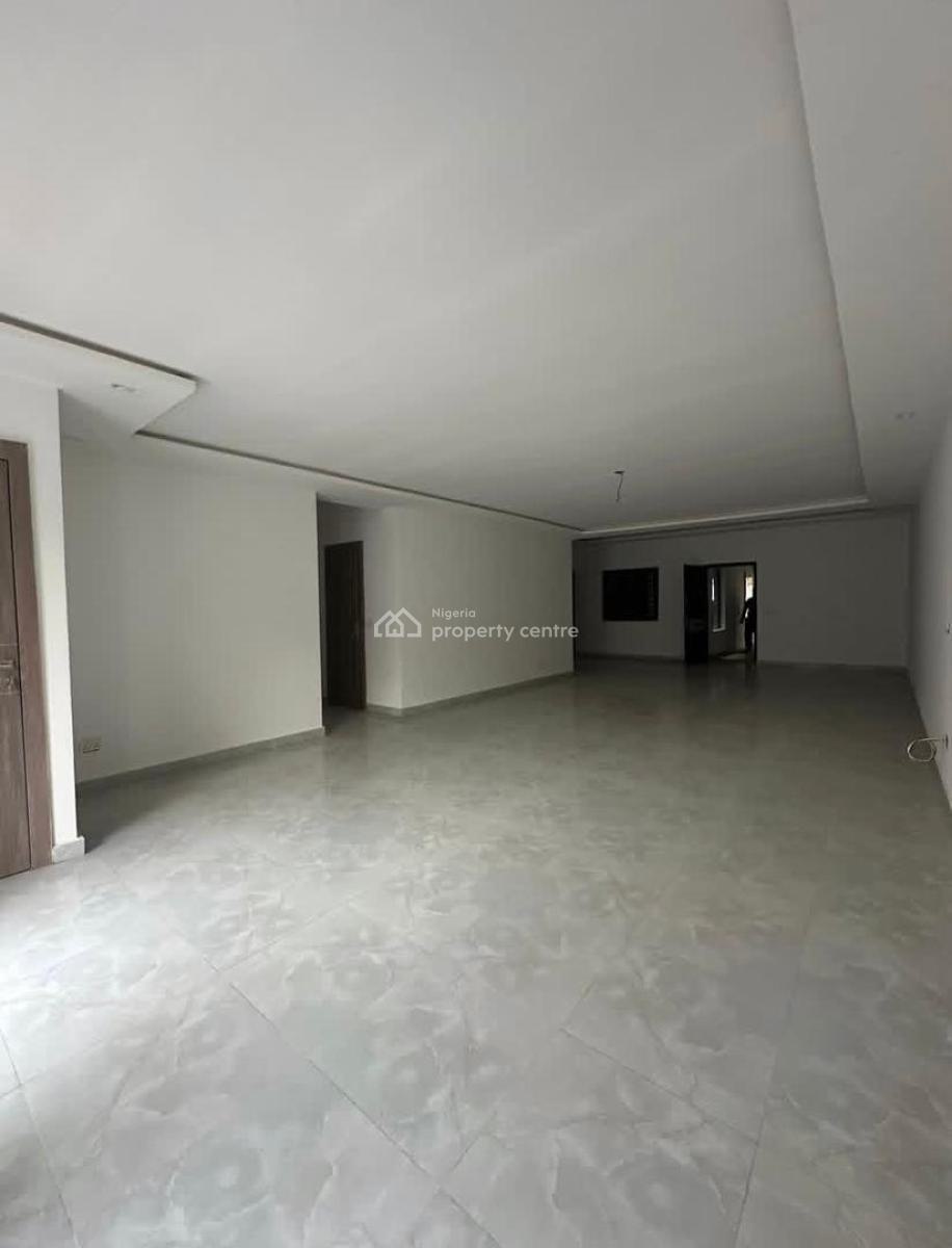 3 Bedrooms Apartment with Gym, Elevator & Bq and a Restaurant, Lekki Phase 1, Lekki, Lagos, Flat / Apartment for Rent