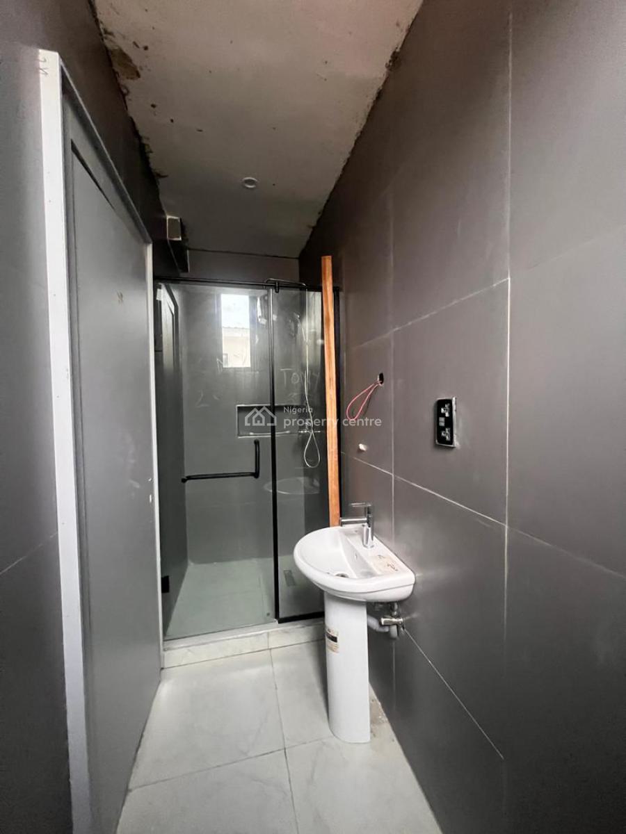 Newly Built 3 Bedroom with Communal Gym and Swimming Pool in an Estate, Newly Built 3 Bedroom with Communal Gym and Swimming Pool in an Estate, Lekki Phase 1, Lekki, Lagos, Flat / Apartment for Sale