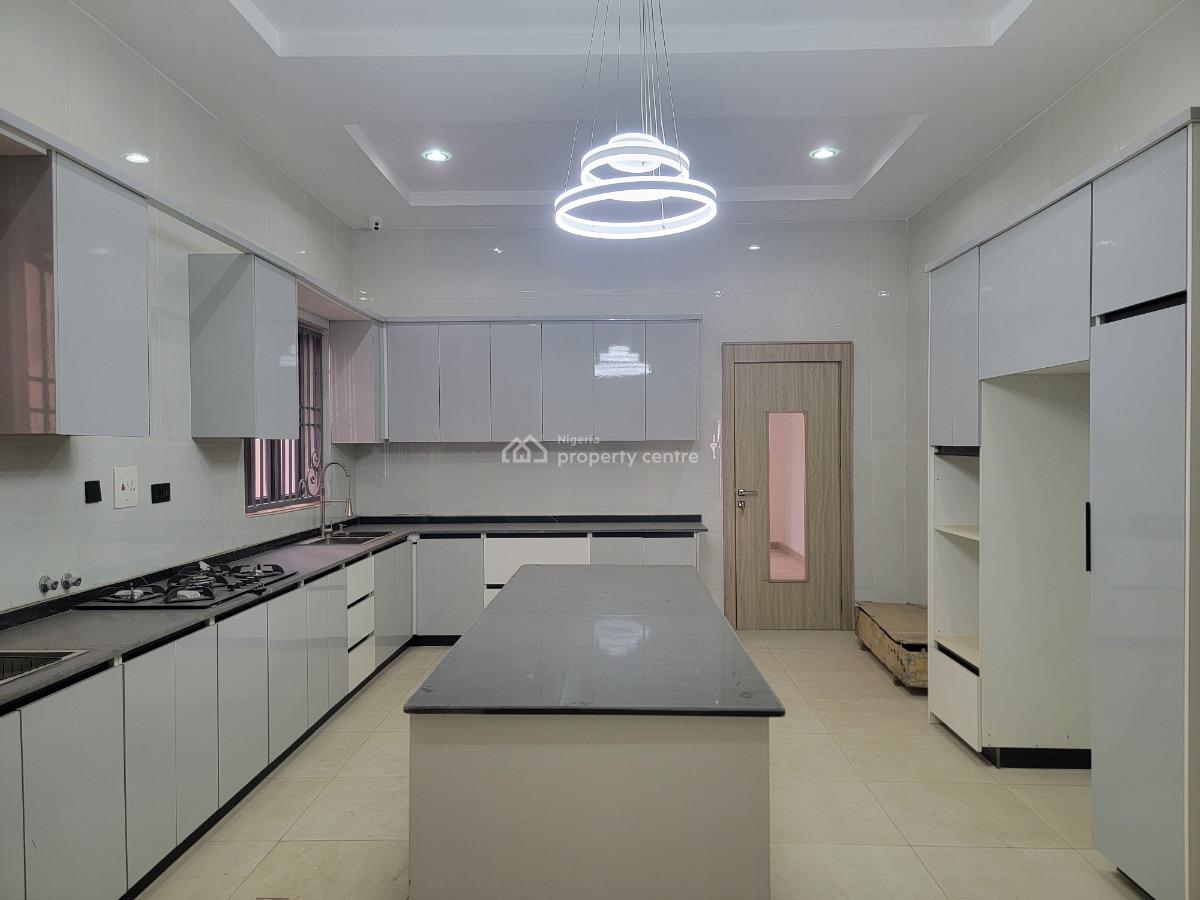 7 Bed Detached Duplex, Guzape District, Abuja, Detached Duplex for Sale