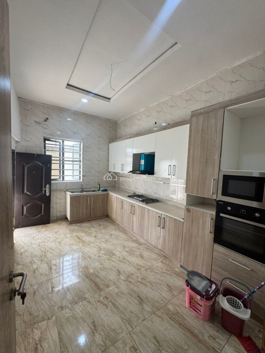 Luxurious Standard 1bedroom with Self Kitchen,pool,gym & Visors Toile, Harris Drive Ikota, Lekki, Lagos, Mini Flat (room and Parlour) for Rent