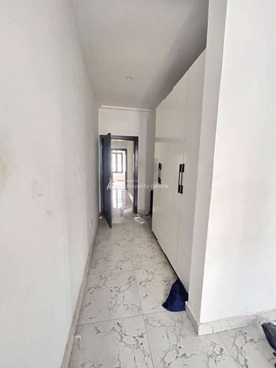 Fully  Serviced  3 Bedroom  Apartment, with 15hrs Generator Light, Orchid Road, Lekki, Lagos, Flat / Apartment for Rent