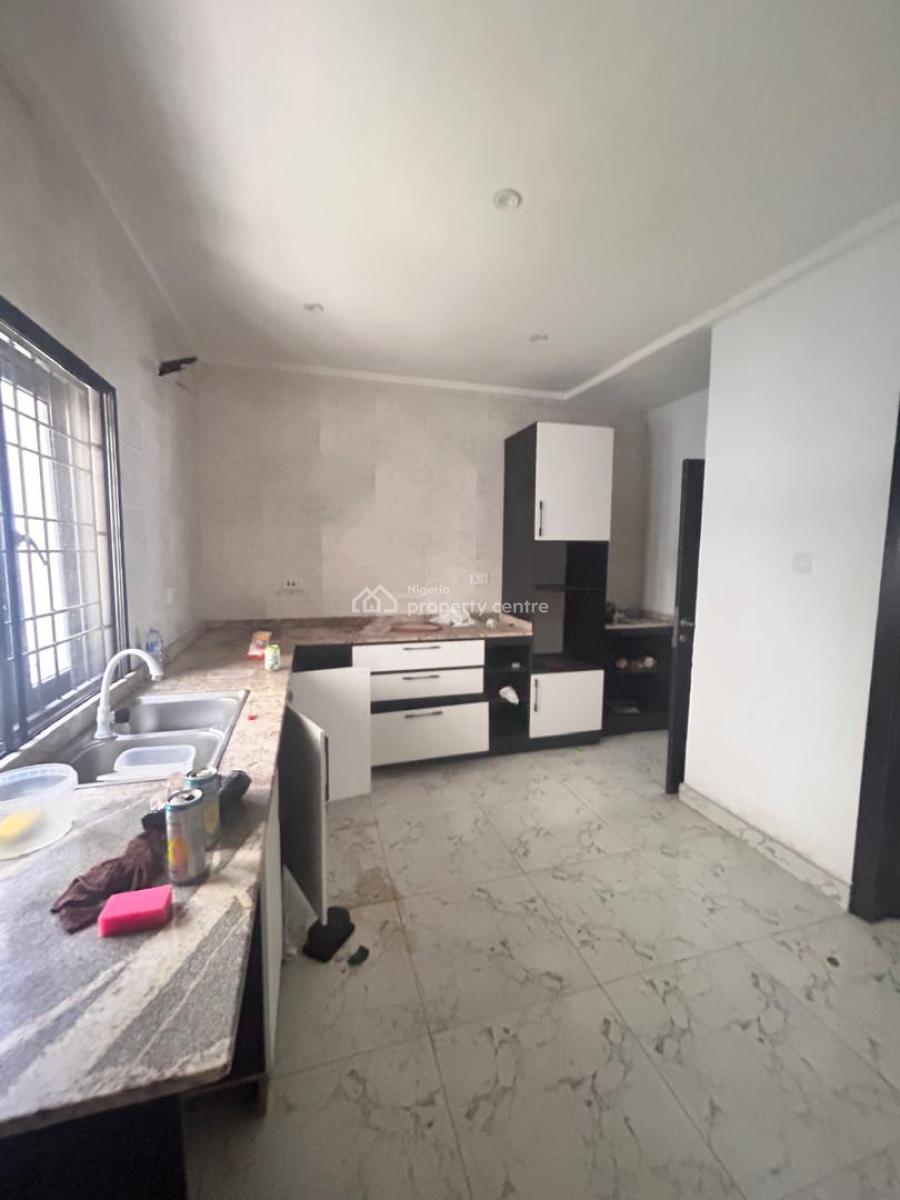 Fully  Serviced  3 Bedroom  Apartment, with 15hrs Generator Light, Orchid Road, Lekki, Lagos, Flat / Apartment for Rent