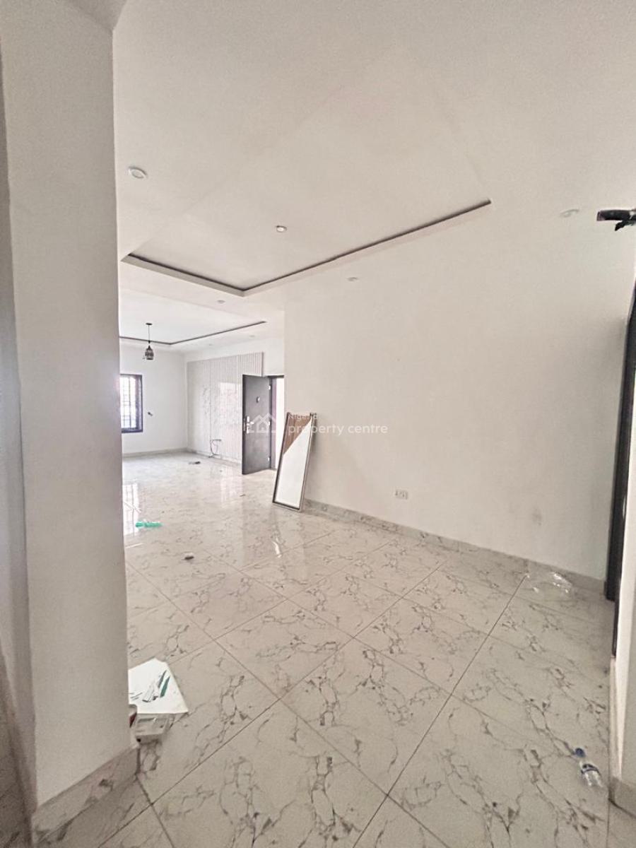 Fully  Serviced  3 Bedroom  Apartment, with 15hrs Generator Light, Orchid Road, Lekki, Lagos, Flat / Apartment for Rent