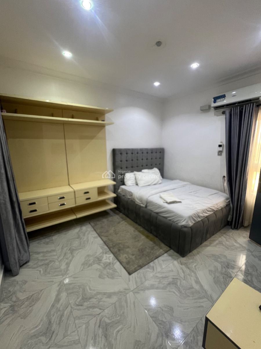 Well Maintained 3 Bedroom Penthouse at Cardogan Estate Osapa, Osapa, Lekki, Lagos, Block of Flats for Sale