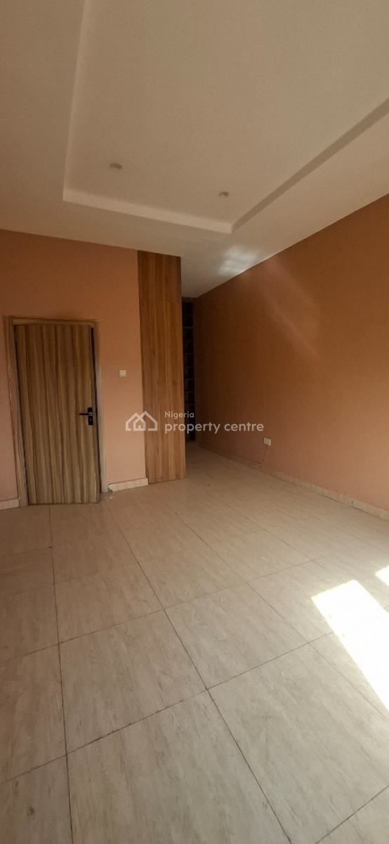 Standsrd 4 Bedroom Duplex with Bq, Guzape District, Abuja, Terraced Duplex for Sale