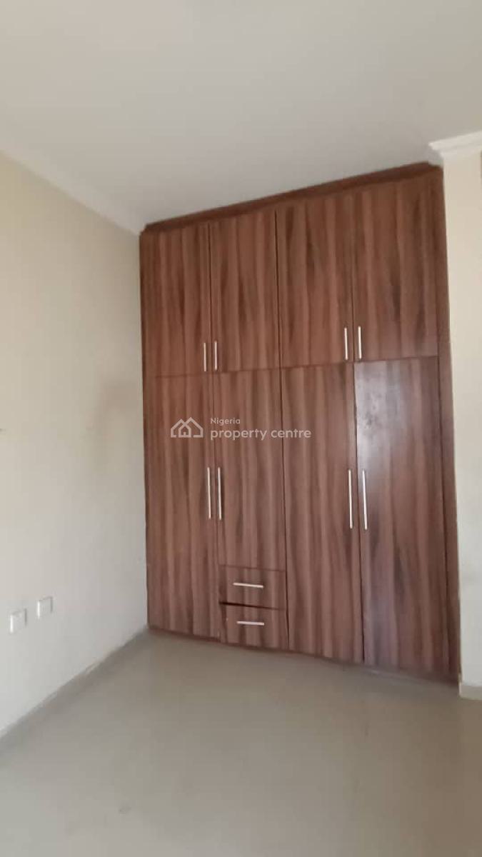 Share Apartment at Lekki Scheme 2 Off Abraham Adesanya Estate Ajah, Lekki Scheme 2 Off Abraham Adesanya Estate Ajah, Ajah, Lagos, Self Contain (single Rooms) for Rent