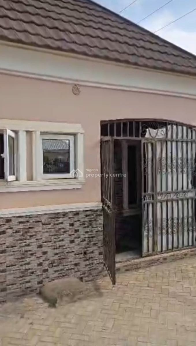 Distress Sell 3 Bedrooms Fully Detached Bungalow, Lokogoma District, Abuja, Detached Bungalow for Sale