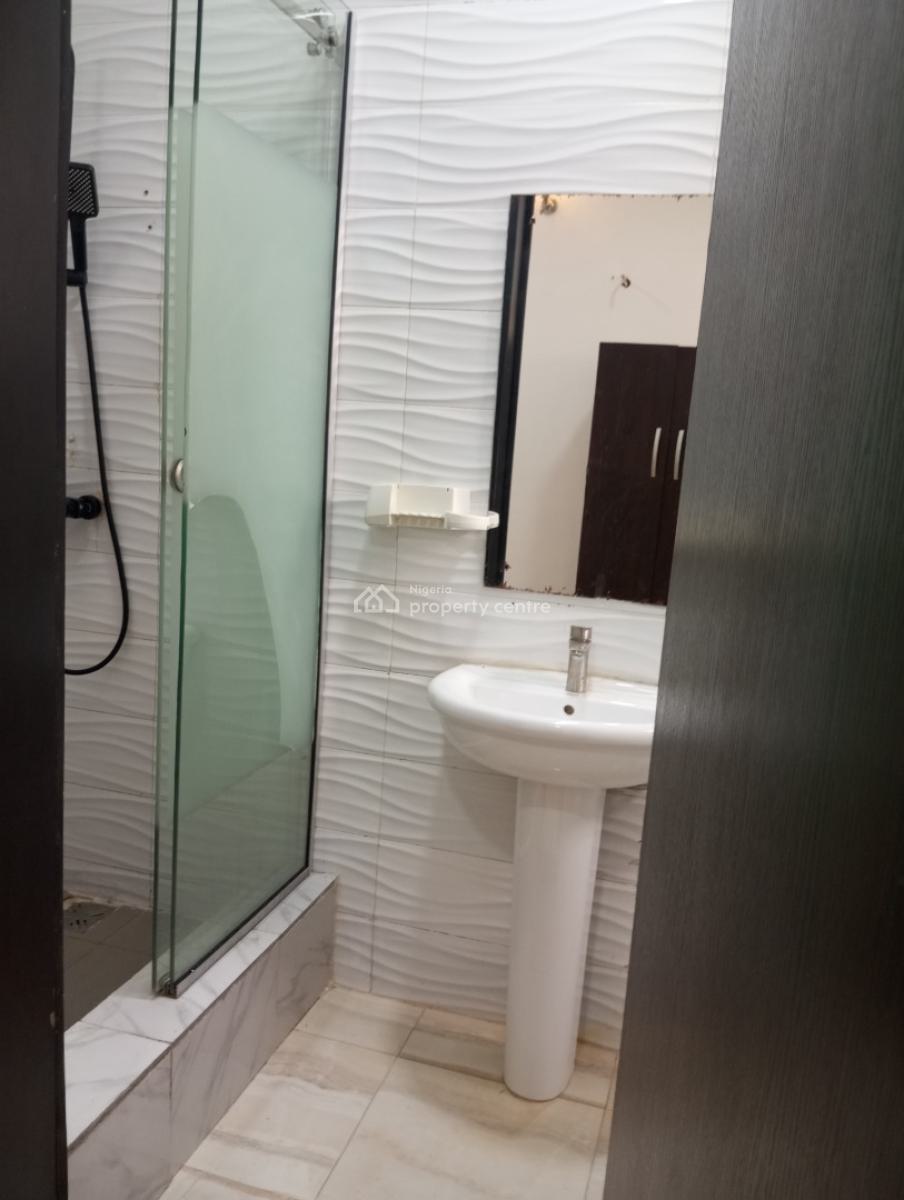 a Well Maintained 5 Bedrooms Fully Detached with a Bq, Chevron, Lekki, Lagos, Detached Duplex for Rent