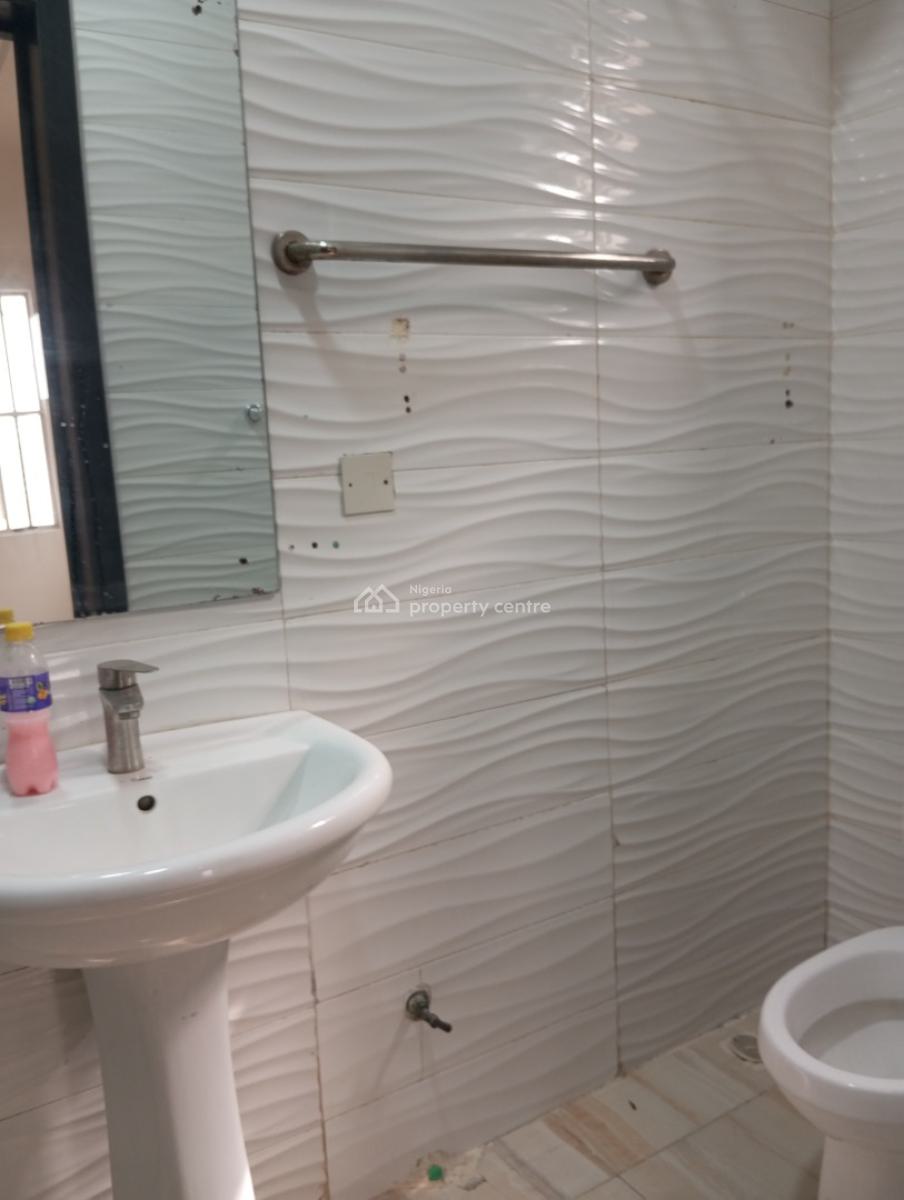 a Well Maintained 5 Bedrooms Fully Detached with a Bq, Chevron, Lekki, Lagos, Detached Duplex for Rent