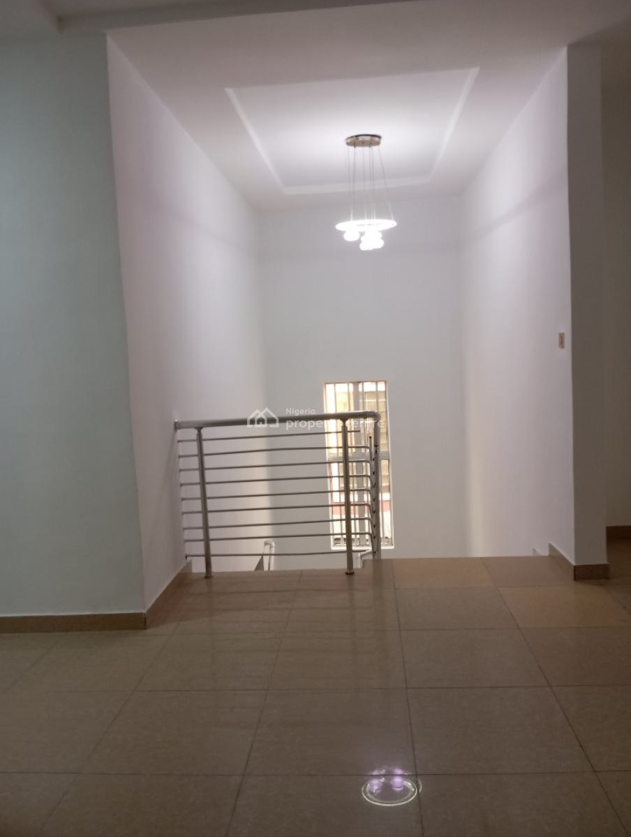 a Well Maintained 5 Bedrooms Fully Detached with a Bq, Chevron, Lekki, Lagos, Detached Duplex for Rent