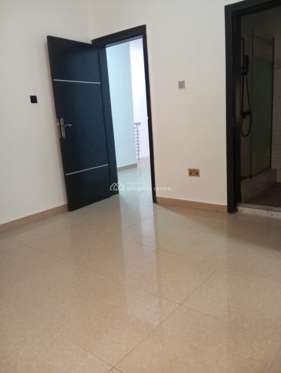 a Well Maintained 5 Bedrooms Fully Detached with a Bq, Chevron, Lekki, Lagos, Detached Duplex for Rent