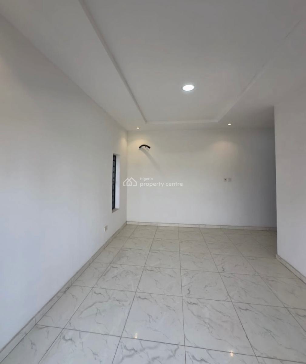 2 Bedroom Apartment with Elevator, Lekki Phase 1, Lekki, Lagos, Flat / Apartment for Rent