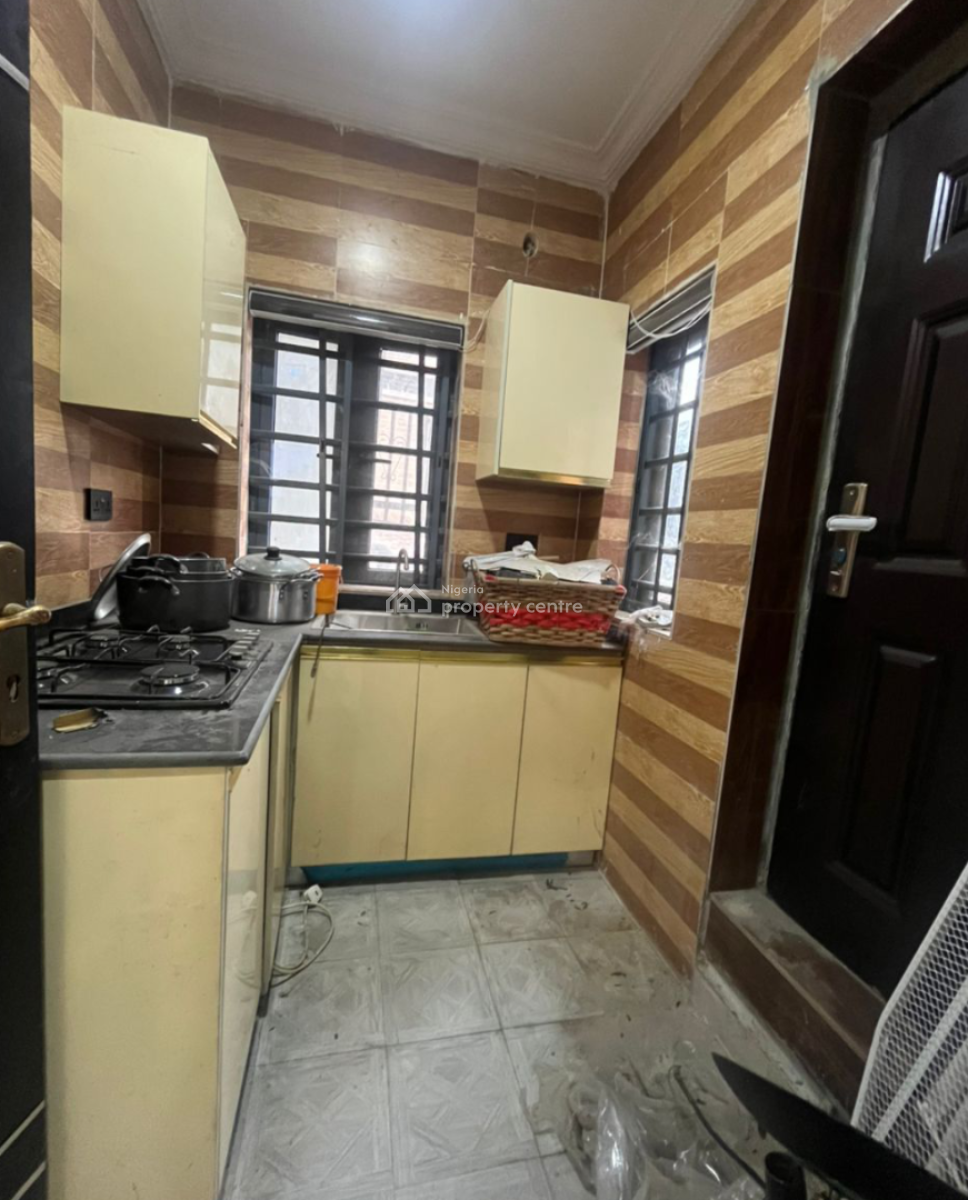 Executive 2 Bedroom Apartment, Gra Phase 2, Magodo, Lagos, Flat / Apartment for Rent