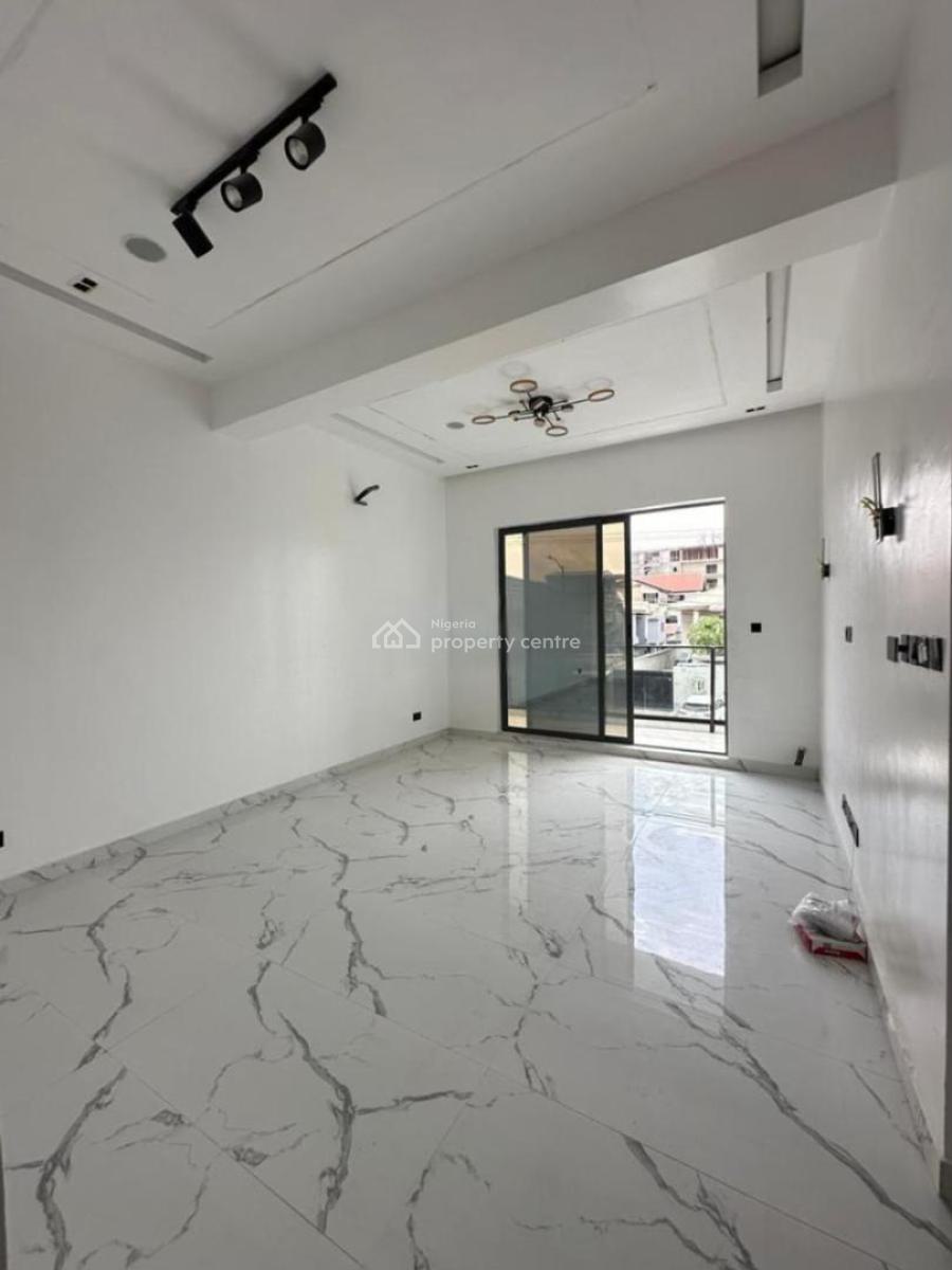 Lovely 3 Bedroom Apartment with Pool, Lekki Phase 1, Lekki, Lagos, Flat / Apartment for Sale