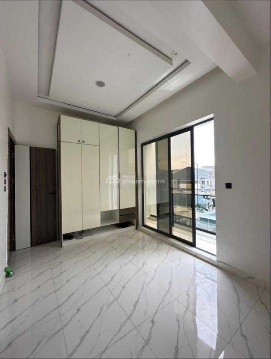 Lovely 3 Bedroom Apartment with Pool, Lekki Phase 1, Lekki, Lagos, Flat / Apartment for Sale