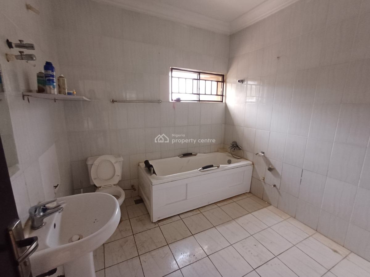 Lovely 3 Bedroom Flat on The First Floor, Coza, Guzape District, Abuja, Flat / Apartment for Rent