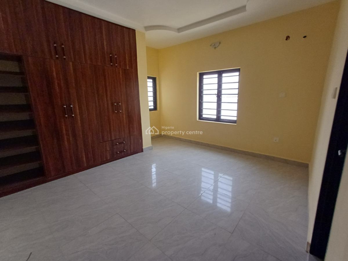 Lovely Brand New 3 Bedroom Flat with Bq, Guzape District, Abuja, Flat / Apartment for Rent