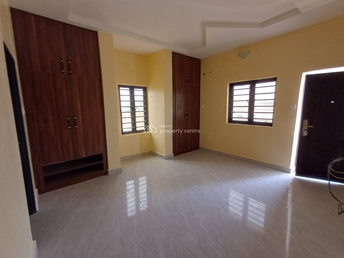 Lovely Brand New 3 Bedroom Flat with Bq, Guzape District, Abuja, Flat / Apartment for Rent