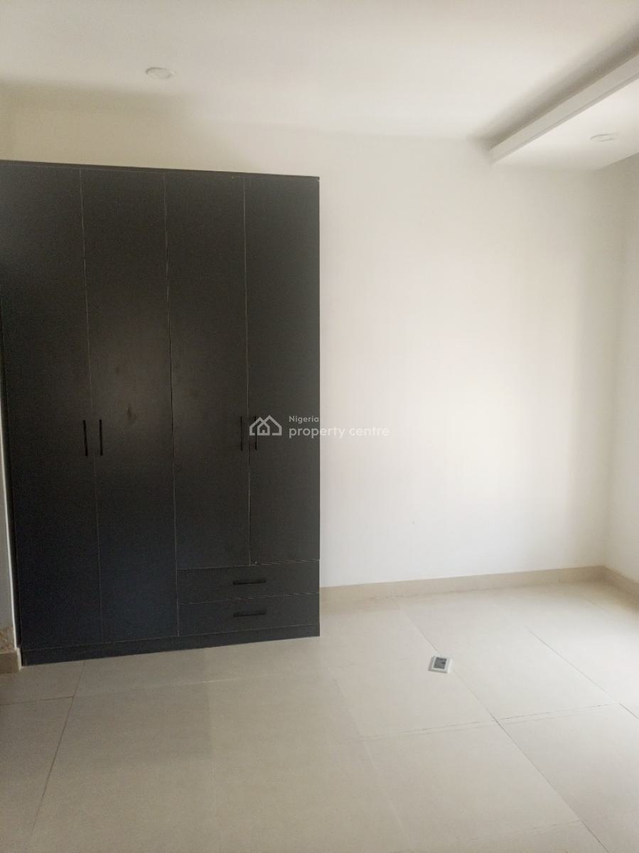 Tastefully Finished Spacious Standard Built  3 Bedroom Apartment.  Ground Floor., By Gilmor, Jahi, Abuja, Flat / Apartment for Rent