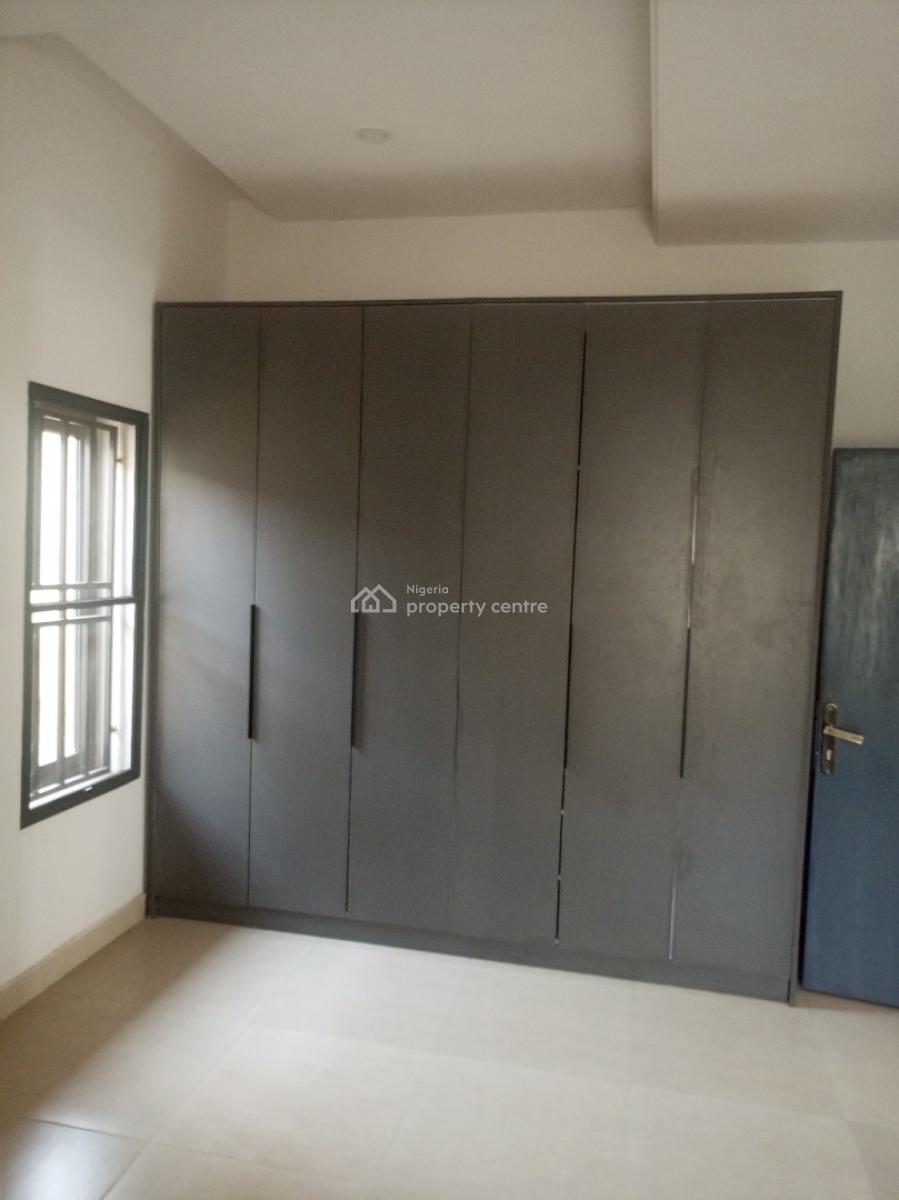 Tastefully Finished Spacious Standard Built  3 Bedroom Apartment.  Ground Floor., By Gilmor, Jahi, Abuja, Flat / Apartment for Rent