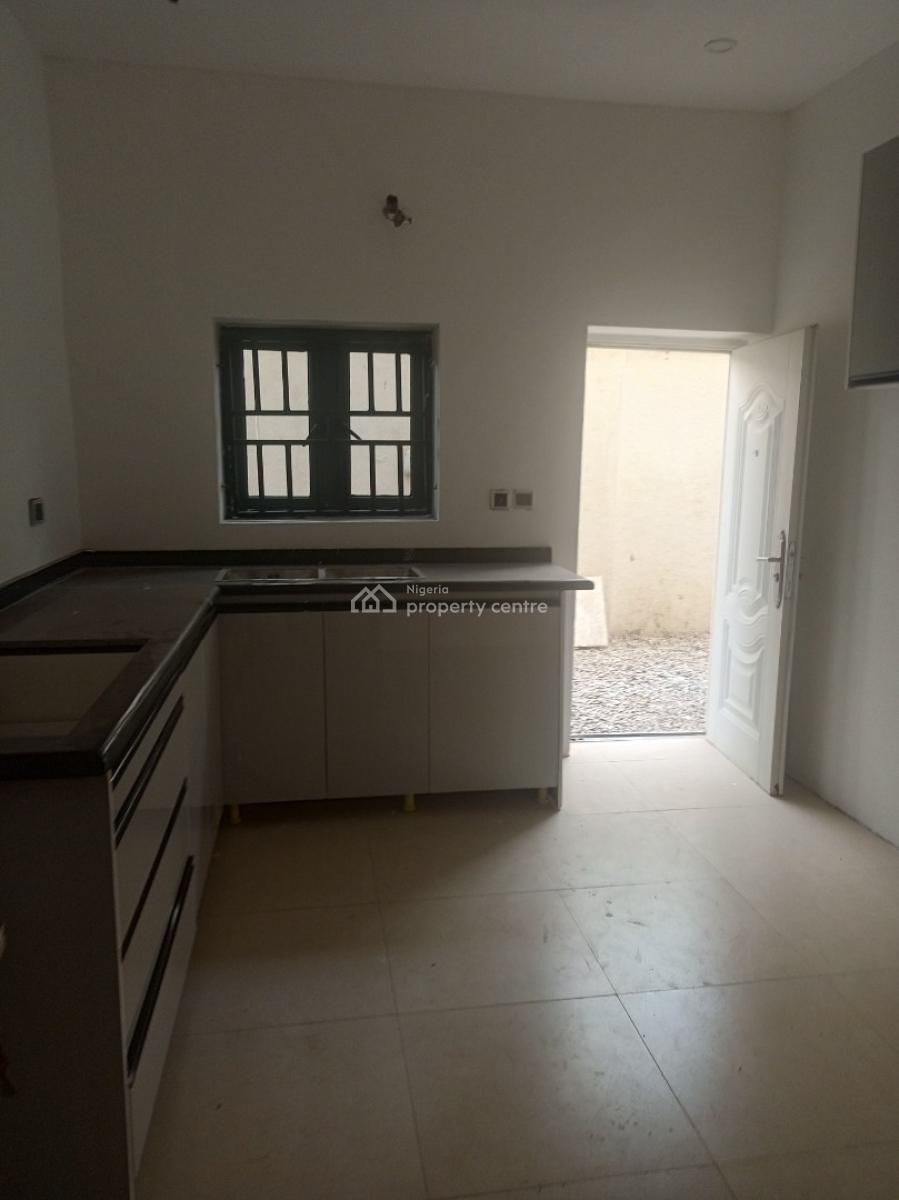 Tastefully Finished Spacious Standard Built  3 Bedroom Apartment.  Ground Floor., By Gilmor, Jahi, Abuja, Flat / Apartment for Rent