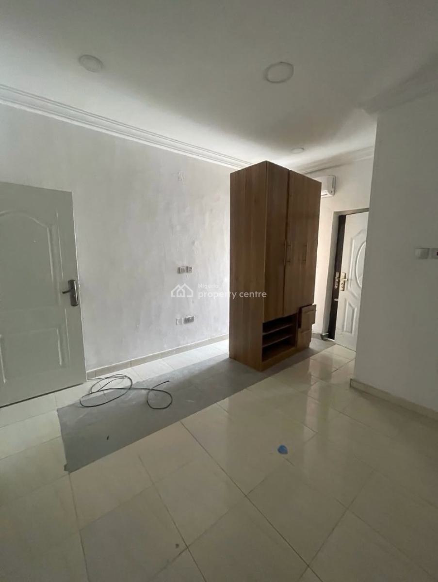 Clean 2 Bedroom Flat, Ikota, Lekki, Lagos, Flat / Apartment for Rent