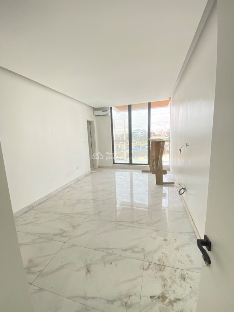 Luxurious 2 Bedroom Service Apartment with Rooftop Pool, Gym & Elevator, Lekki Phase 1, Lekki, Lagos, Flat / Apartment for Sale