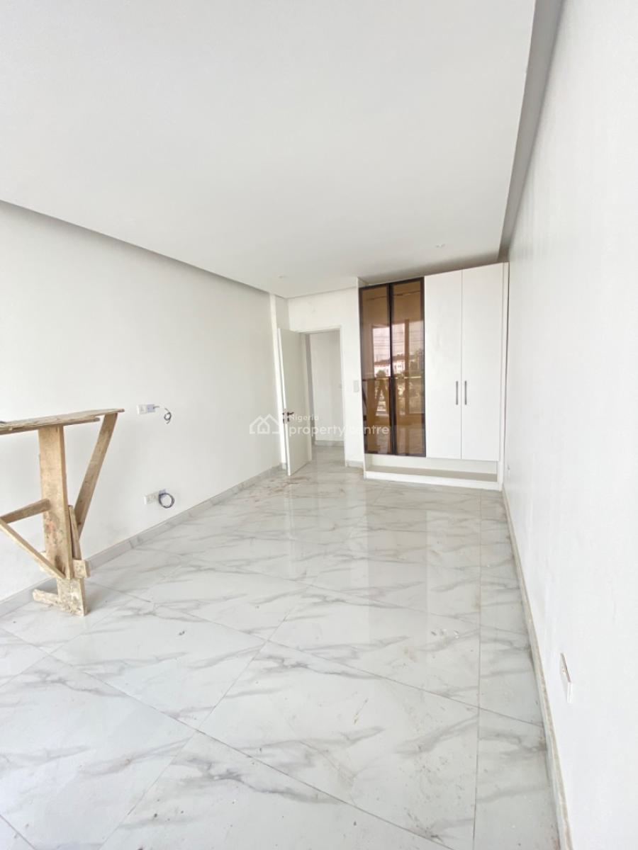 Luxurious 2 Bedroom Service Apartment with Rooftop Pool, Gym & Elevator, Lekki Phase 1, Lekki, Lagos, Flat / Apartment for Sale