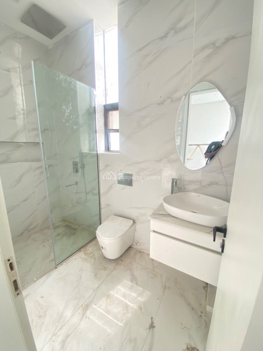 Luxurious 2 Bedroom Service Apartment with Rooftop Pool, Gym & Elevator, Lekki Phase 1, Lekki, Lagos, Flat / Apartment for Sale