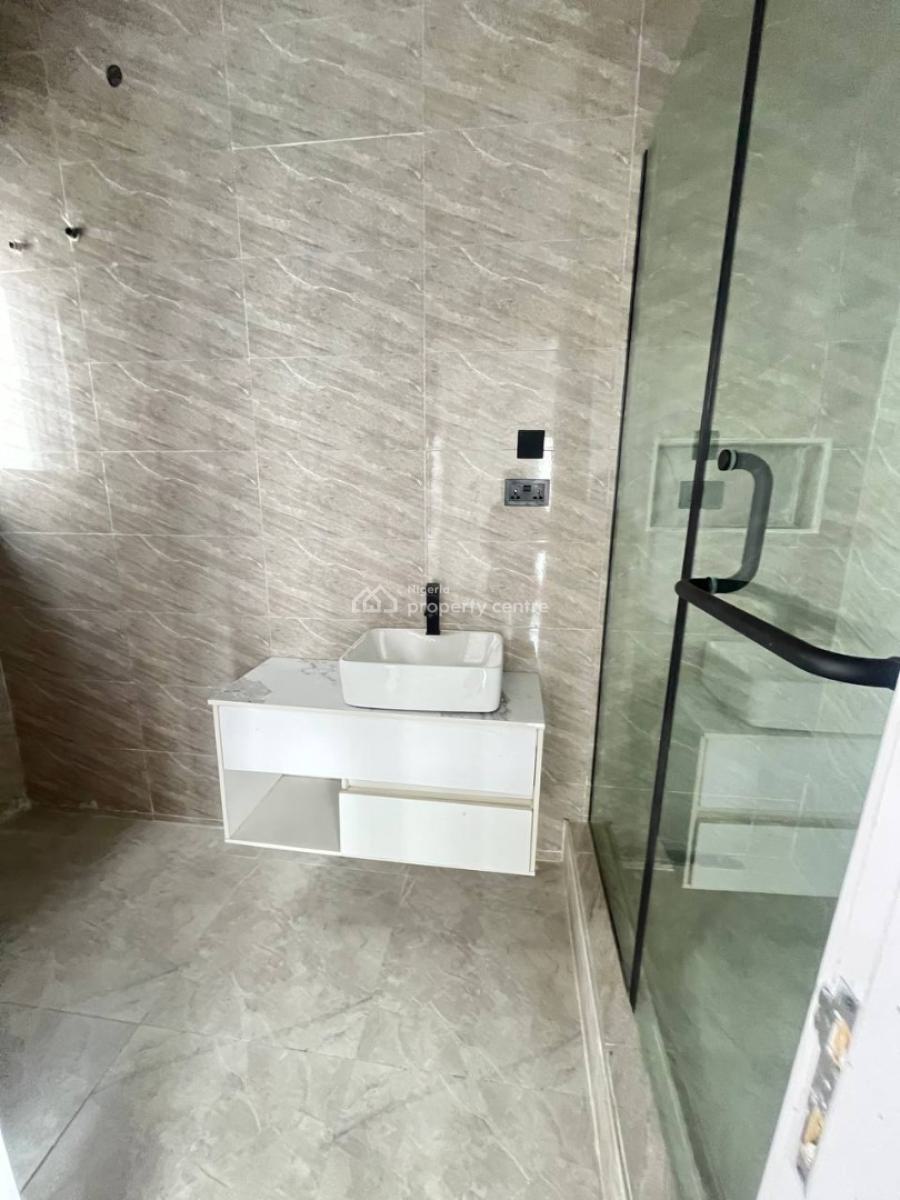 5 Bedroom Detached House with Bq, Osapa, Lekki, Lagos, Detached Duplex for Sale