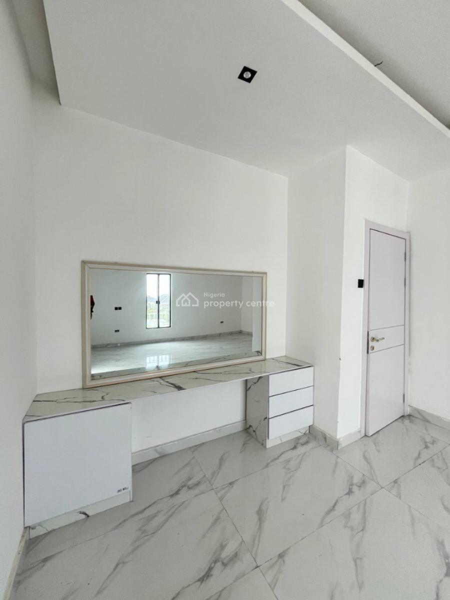 5 Bedroom Detached House with Bq, Osapa, Lekki, Lagos, Detached Duplex for Sale