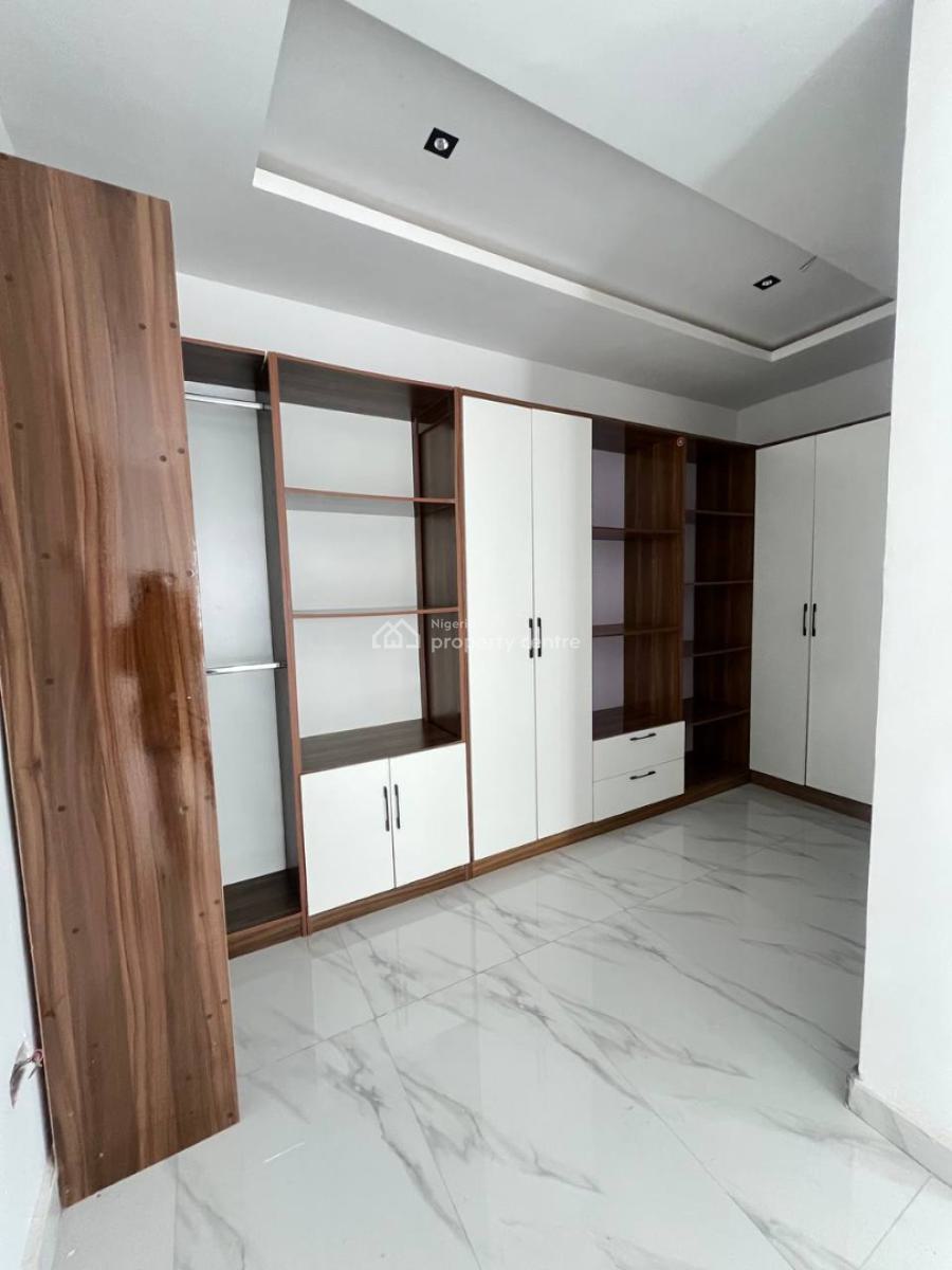 5 Bedroom Detached House with Bq, Osapa, Lekki, Lagos, Detached Duplex for Sale