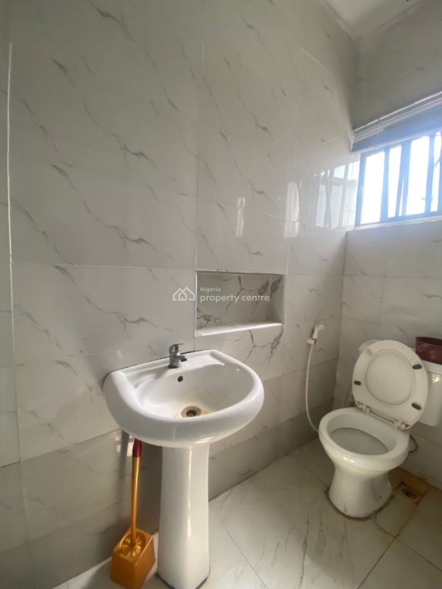 Spacious Upstairs in Serene Surroundings, Via Thera Annex, Sangotedo, Ajah, Lagos, Flat / Apartment for Rent