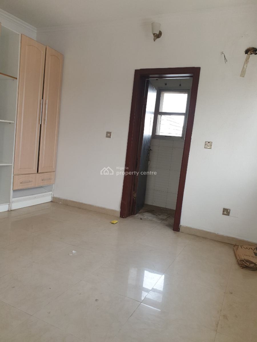 Spacious 2 Bedroom Flat with a Room Bq, Off Spg Road Ologolo, Lekki, Lagos, Flat / Apartment for Rent