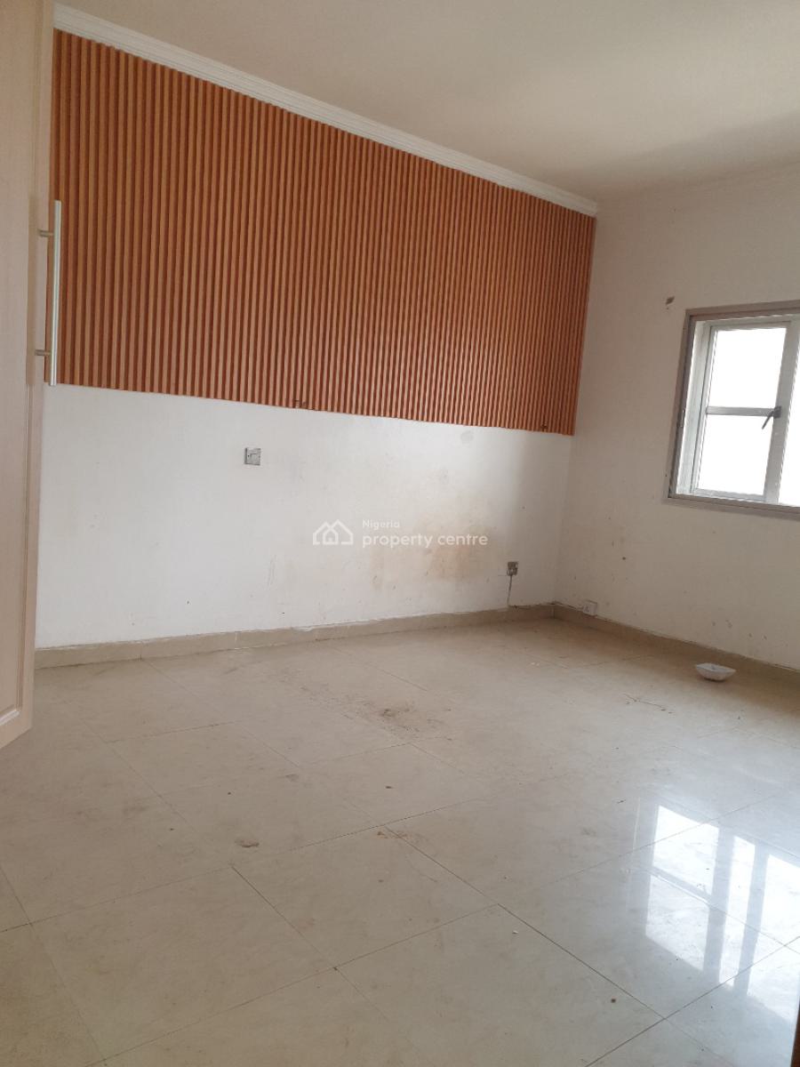 Spacious 2 Bedroom Flat with a Room Bq, Off Spg Road Ologolo, Lekki, Lagos, Flat / Apartment for Rent