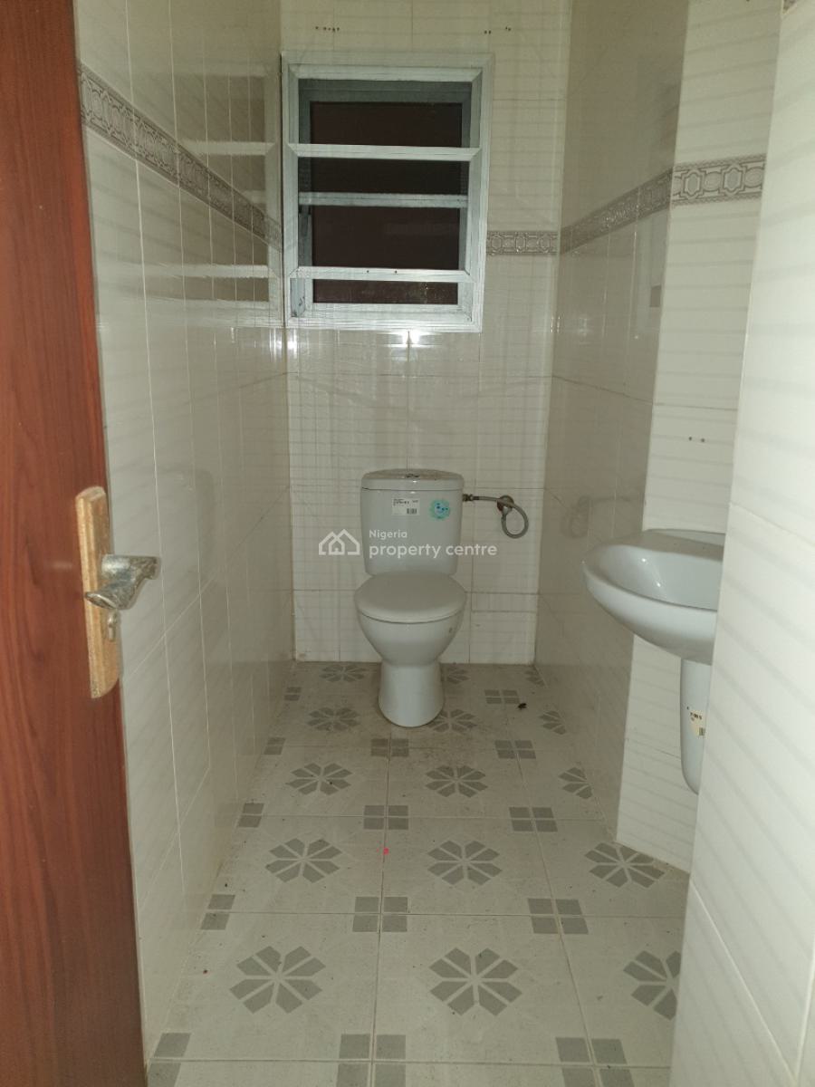 Spacious 2 Bedroom Flat with a Room Bq, Off Spg Road Ologolo, Lekki, Lagos, Flat / Apartment for Rent
