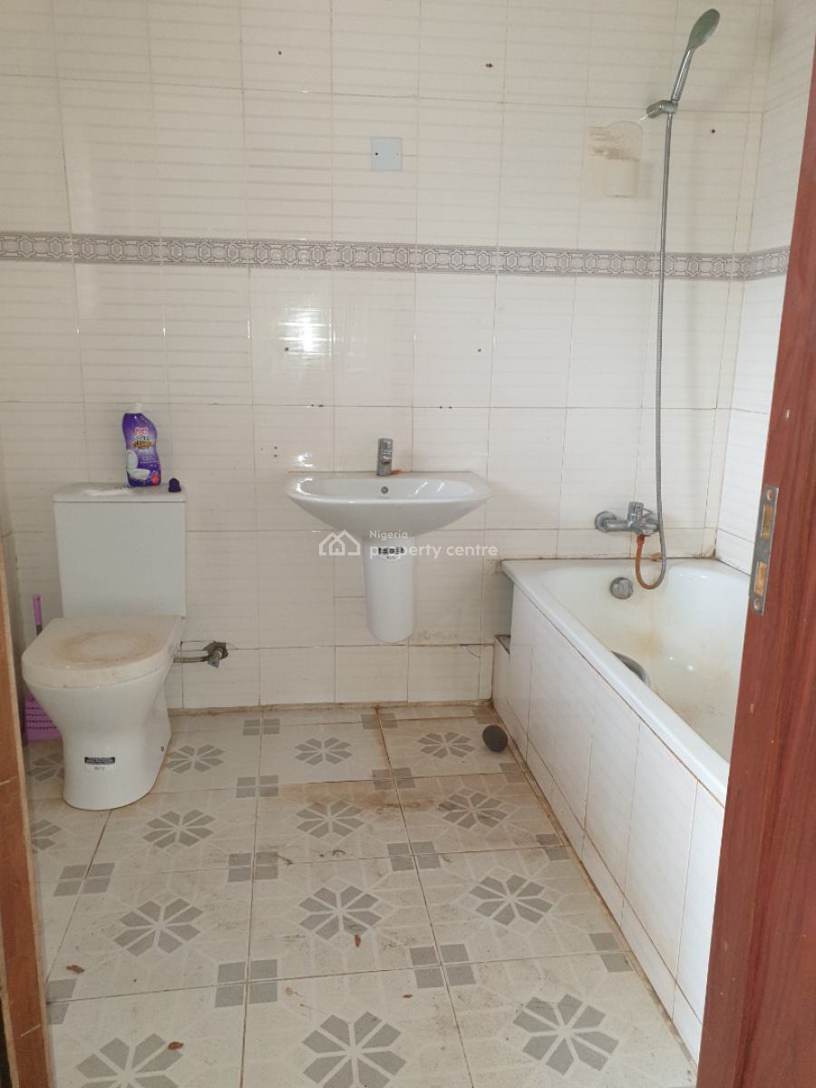 Spacious 2 Bedroom Flat with a Room Bq, Off Spg Road Ologolo, Lekki, Lagos, Flat / Apartment for Rent