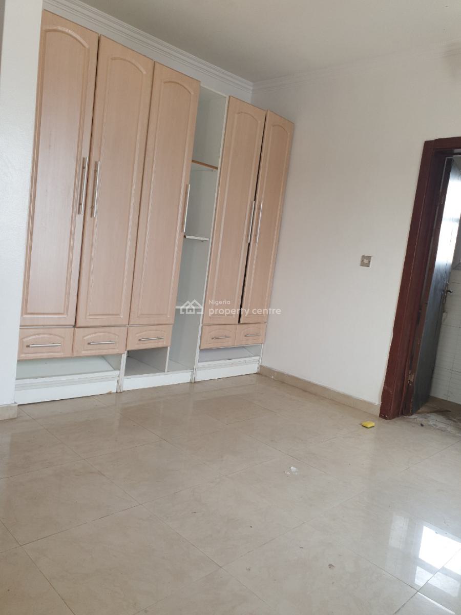 Spacious 2 Bedroom Flat with a Room Bq, Off Spg Road Ologolo, Lekki, Lagos, Flat / Apartment for Rent