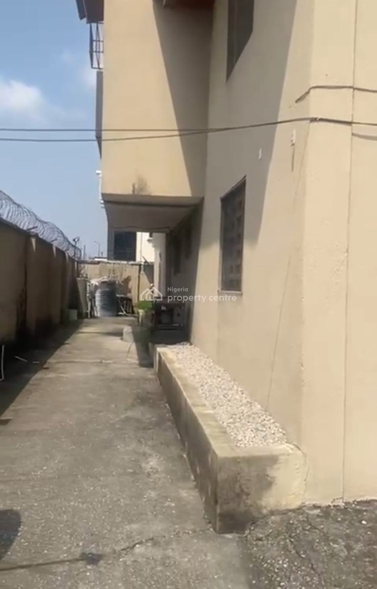 Land Size:-  520 Sq Mtr Mix-use Property in a Prime Location, Mobil Off Ozumba Mbadiwe, Victoria Island (vi), Lagos, Detached Duplex for Sale