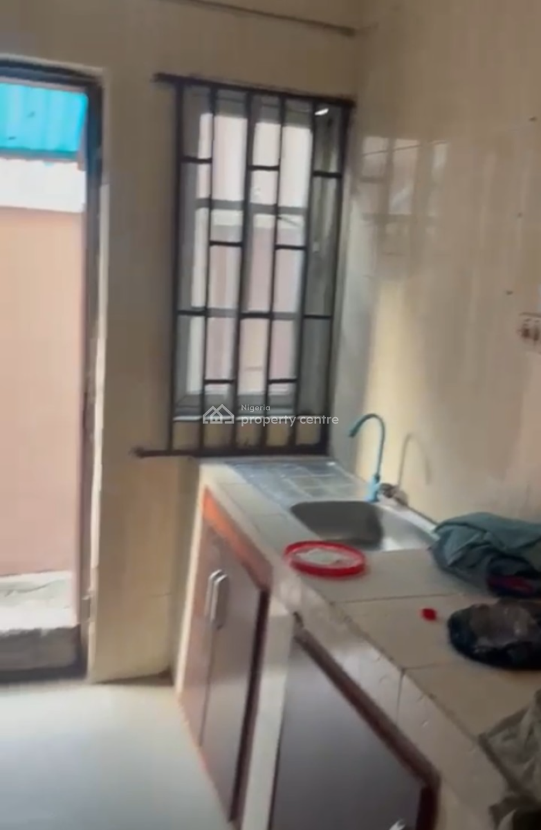 Two Bedroom Apartment, Mende, Maryland, Lagos, Flat / Apartment for Rent