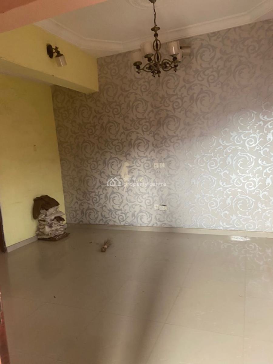 2 Bedroom Apartment in a Secured Neighborhood, Adetuberu Street, Via Omole Phase 2, Olowora, Magodo, Lagos, Flat / Apartment for Rent