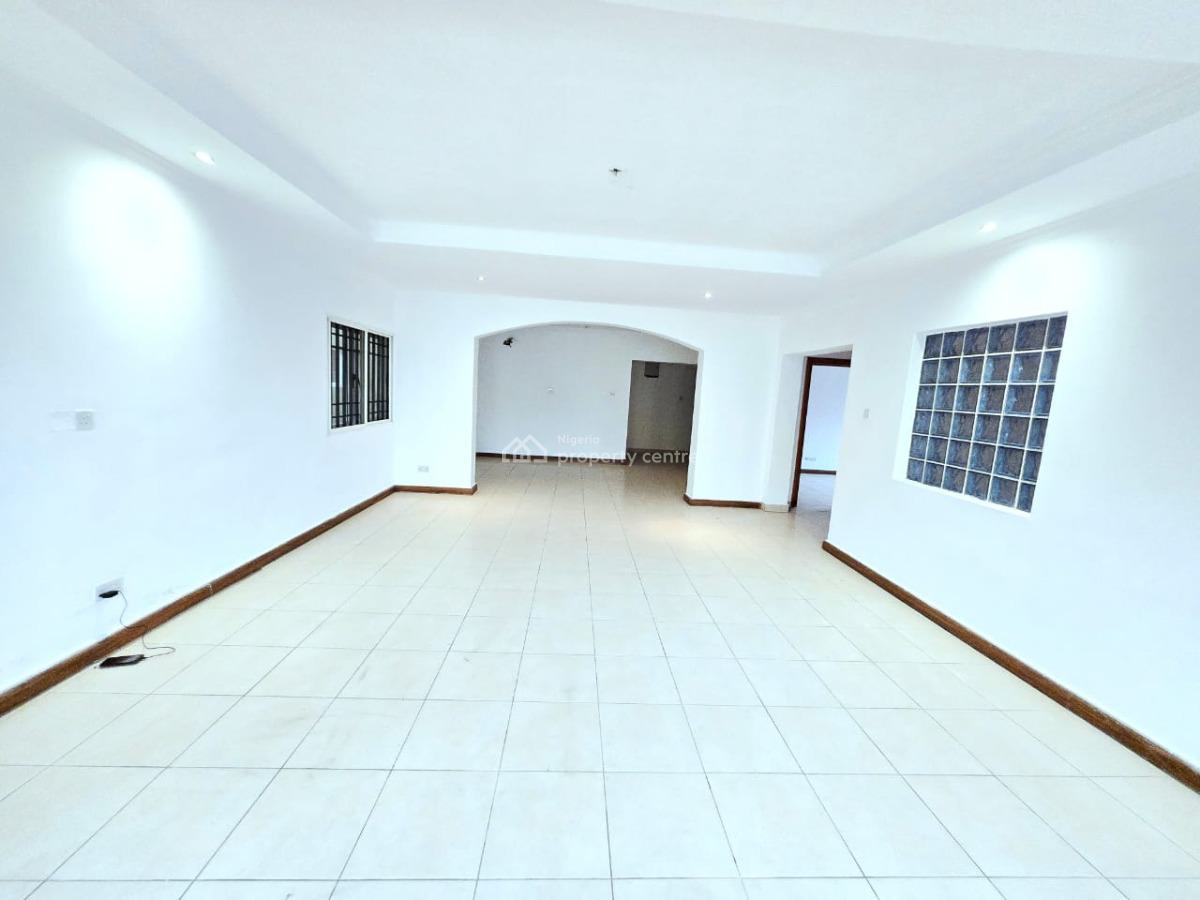 Massive and Newly Renovated Block of Four Unit Apartments, Lekki Phase 1, Lekki, Lagos, Flat / Apartment for Rent