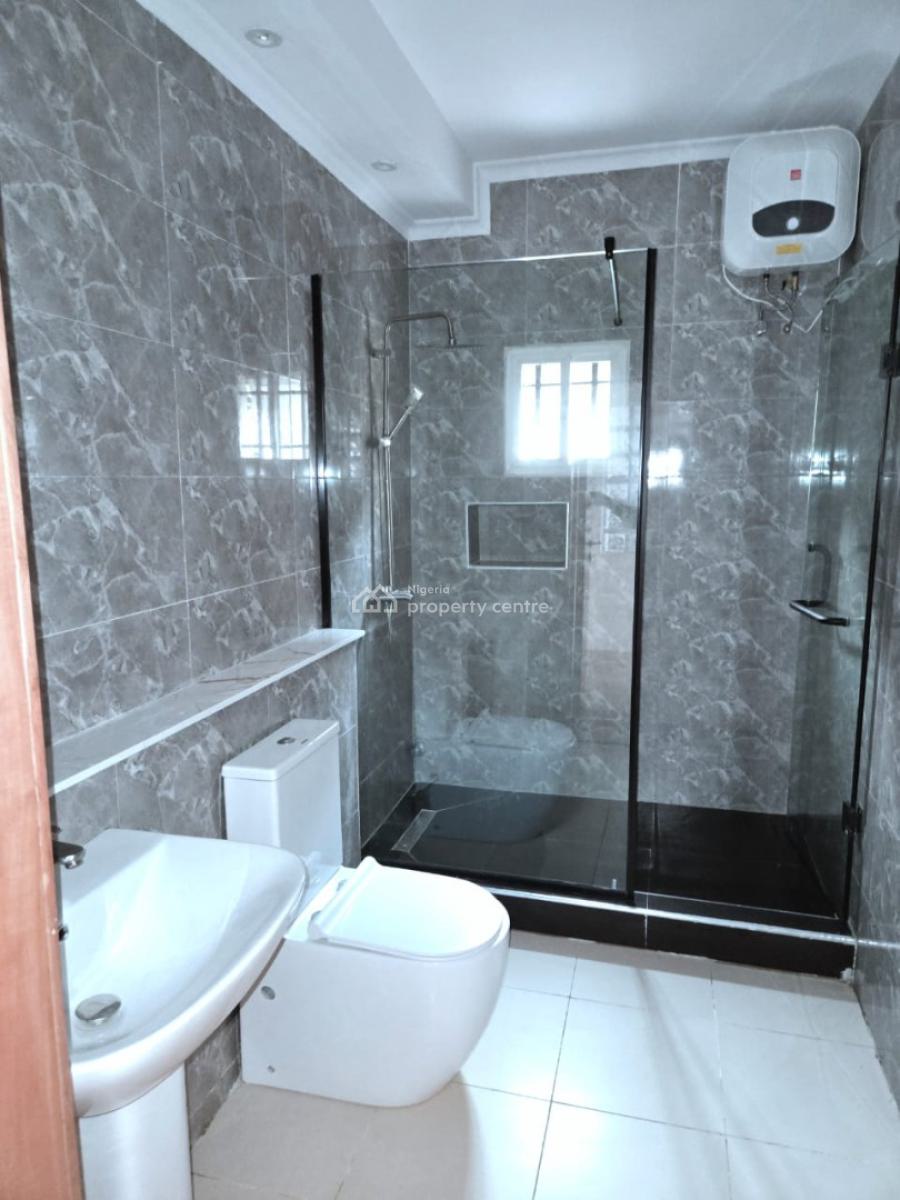 Massive and Newly Renovated Block of Four Unit Apartments, Lekki Phase 1, Lekki, Lagos, Flat / Apartment for Rent