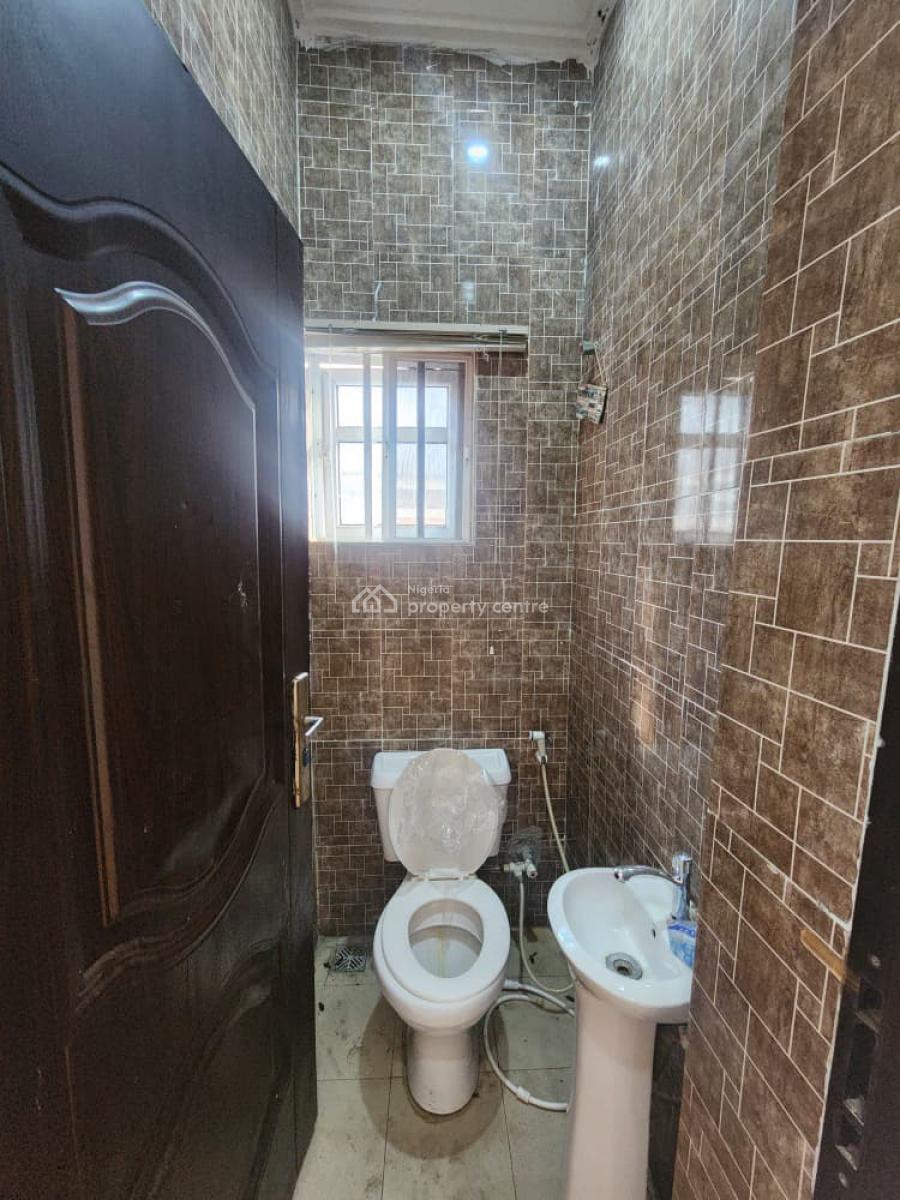 Executive 3 Bedroom Flat, Off Randle Avenue, Surulere, Lagos, House for Rent