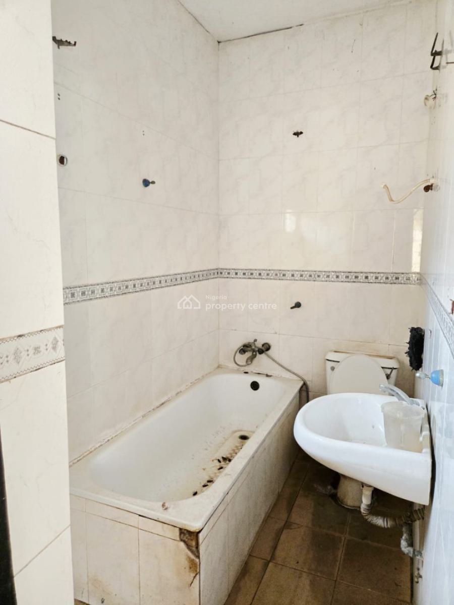 Three (3) Bedroom Flat on The Ground Floor, Lekki Phase 1, Lekki, Lagos, Flat / Apartment for Rent