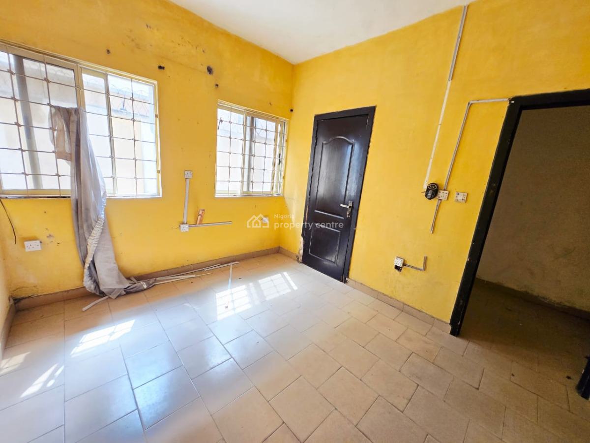 Three (3) Bedroom Flat on The Ground Floor, Lekki Phase 1, Lekki, Lagos, Flat / Apartment for Rent