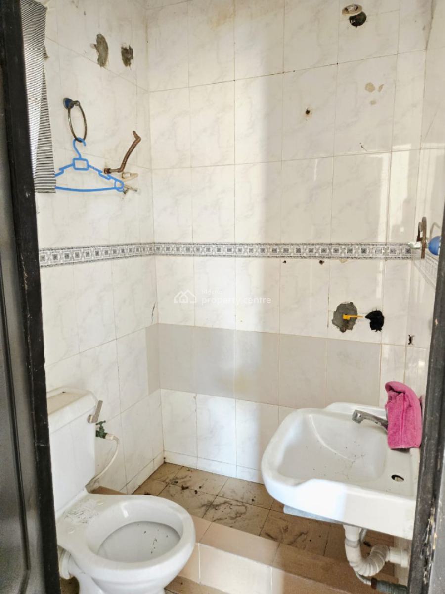 Three (3) Bedroom Flat on The Ground Floor, Lekki Phase 1, Lekki, Lagos, Flat / Apartment for Rent