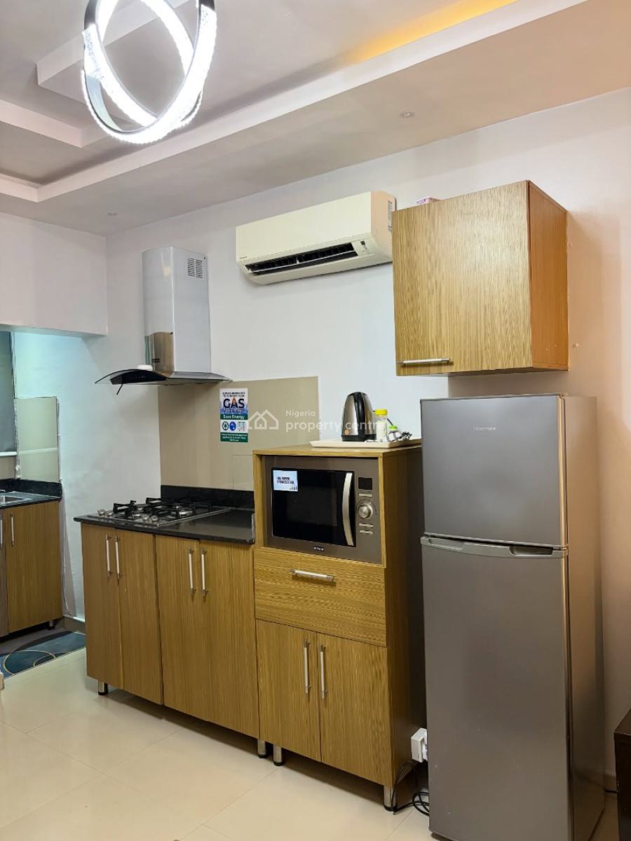 Scav D1 X Spacious 1bedroom Apartment, Airport Road, Ikeja, Lagos, Flat / Apartment Short Let