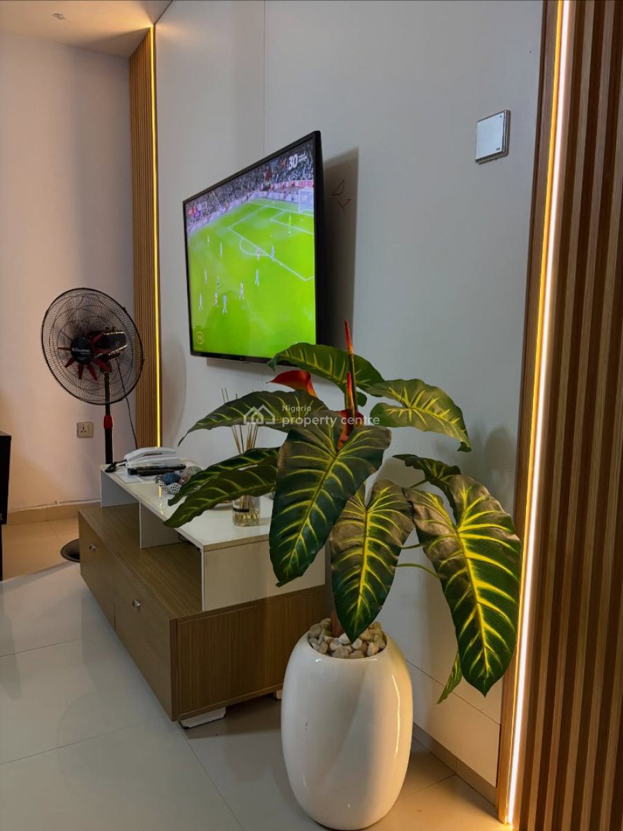 Scav D1 X Spacious 1bedroom Apartment, Airport Road, Ikeja, Lagos, Flat / Apartment Short Let